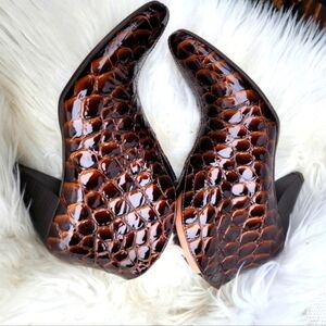 Sesto‎ Meucci Embossed Croc Booties 9.5
